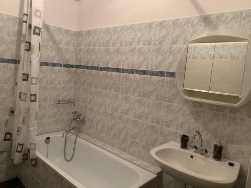B�stya Apartman