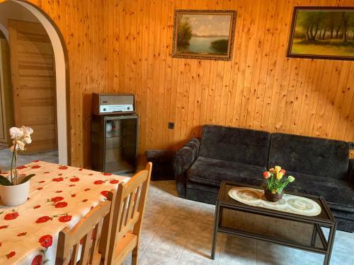B�stya Apartman