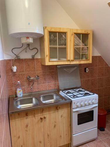 B�stya Apartman