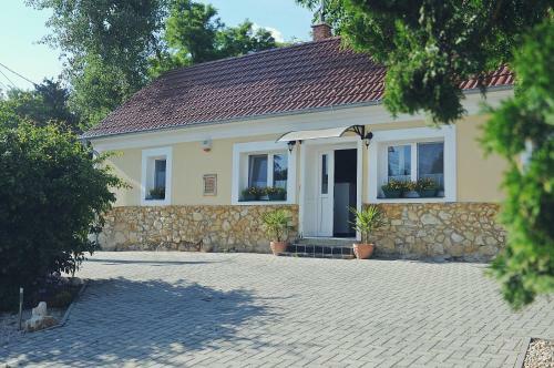Hostal Vincze Vad�sz Vend�gh�z