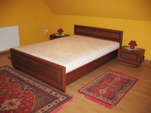 Kutyabar�t Medenc�s Apartman Gyenesdi�son