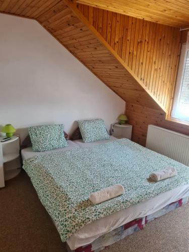 Tavir�zsa Apartman