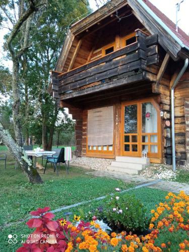 Apartman Egy Makovecz Imre Tervezte H�zban
