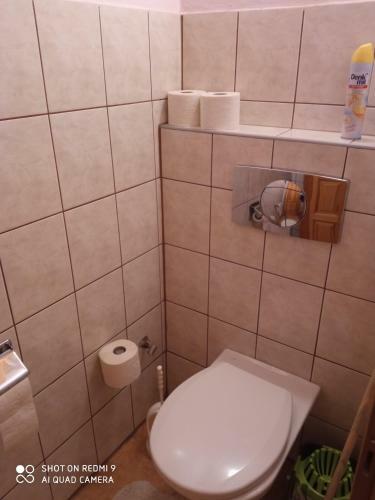 Apartman Egy Makovecz Imre Tervezte H�zban