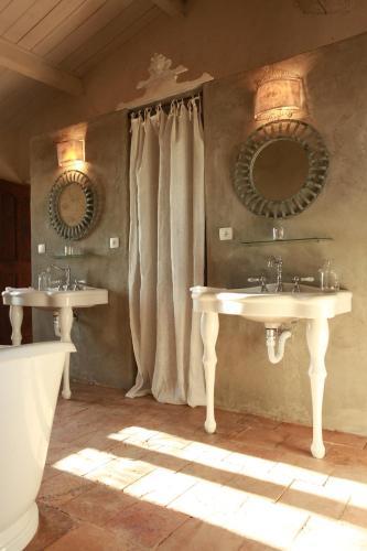 Hostal Les Remparts
