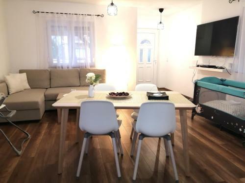 Pipacs Apartmanh�z