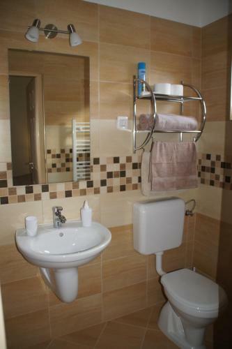 Hostal Pacsirta Apartman