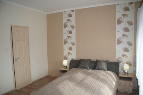 Hostal Pacsirta Apartman