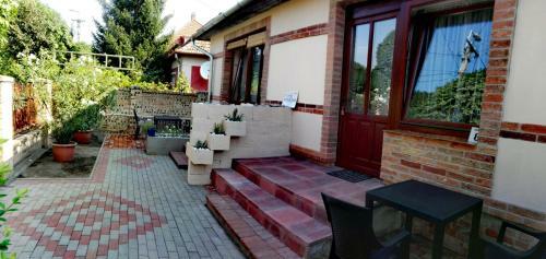 Ker�kv�r Apartman Gyula
