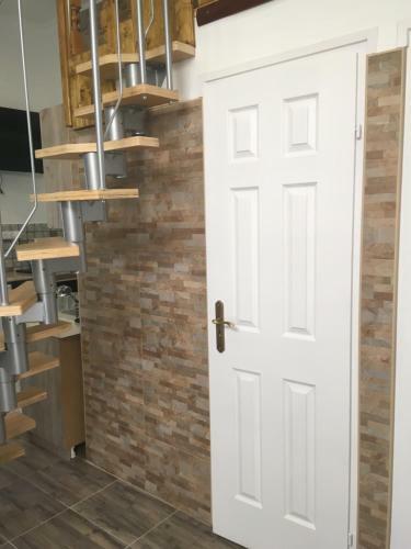 M�ra Apartmanh�z
