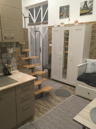 M�ra Apartmanh�z