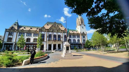 Torony Lovarda Mag�nsz�ll�s