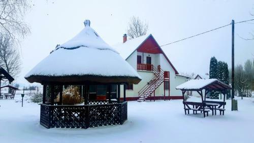 Tiszai V�ndor Apartmanh�z