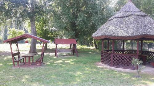 Tiszai V�ndor Apartmanh�z