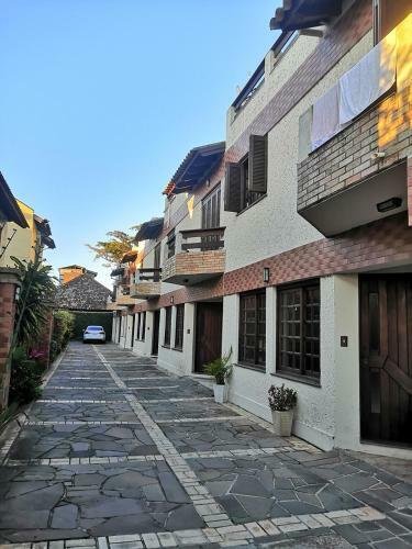 Casa A Beira Do Rio Guaiba Em Porto Alegre - Rs