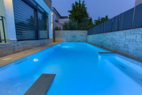 Luxury Vall Apartment