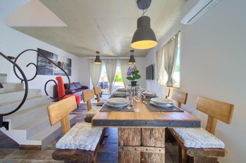Villa Pax Houses