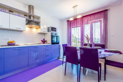 Apartman - The View