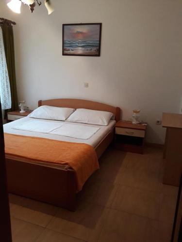 Apartments With A Parking Space Krk - 5364