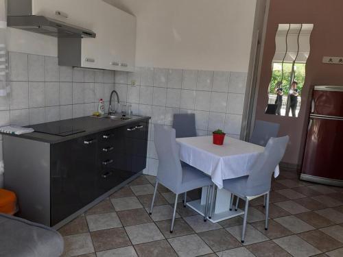 Apartments With A Parking Space Krk - 5364