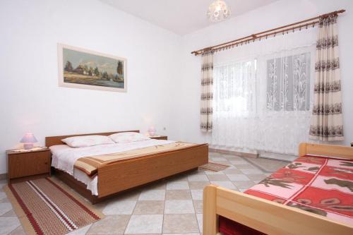 Apartments With A Parking Space Krk - 5364