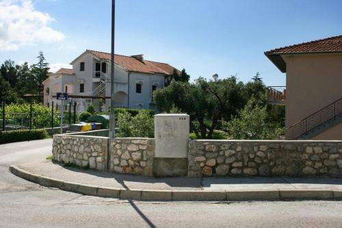 Apartments With A Parking Space Krk - 5364
