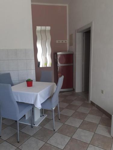 Apartments With A Parking Space Krk - 5364