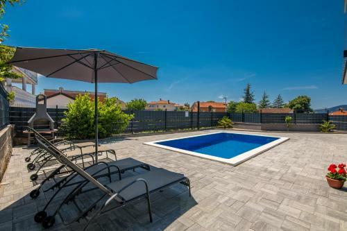Apartments Villa "aurea" With Pool