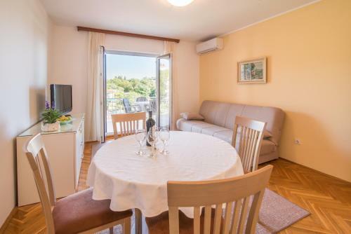 Apartments Ana S