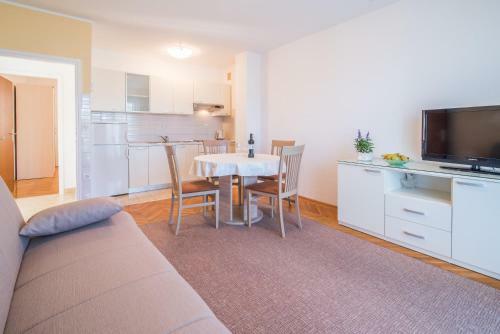 Apartments Ana S