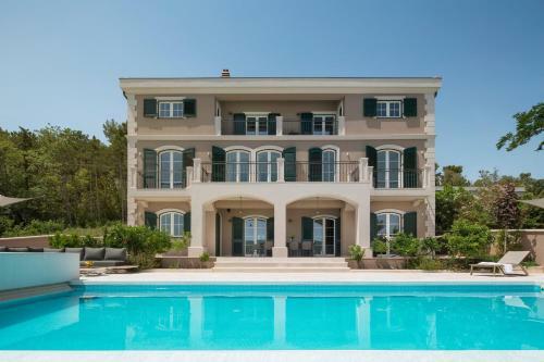 Beautiful Villa Veglia Palace