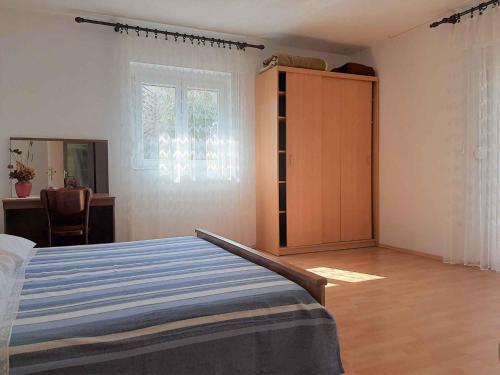 Apartment In Krk - Insel Krk 40969