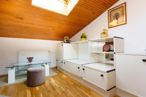 Apartments With A Parking Space Krk - 18446