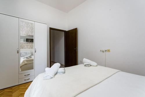 Apartments With A Parking Space Krk - 17897