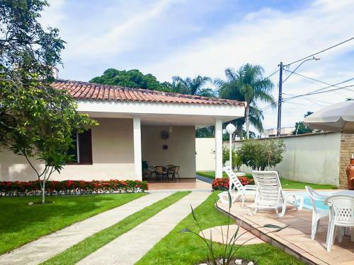 Casa Para 9 Pessoas, Com Piscina E Churrasqueira