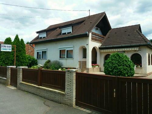 Hostal Vincze Vend�gh�z