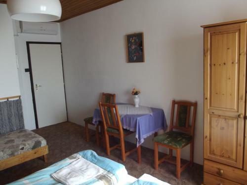 Hostal B�n�porta