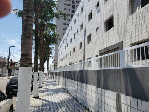Apartamento Kit�o Com Quarto 50mts Do Mar