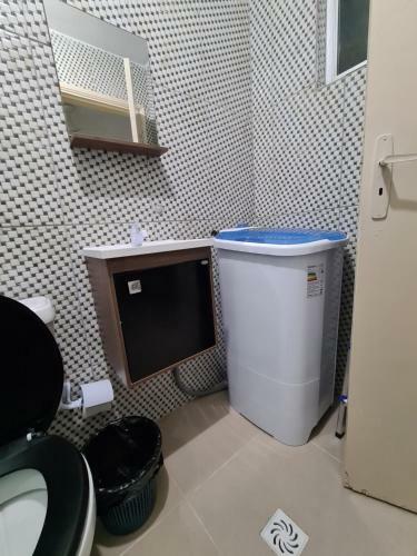 Apartamento Kit�o Com Quarto 50mts Do Mar