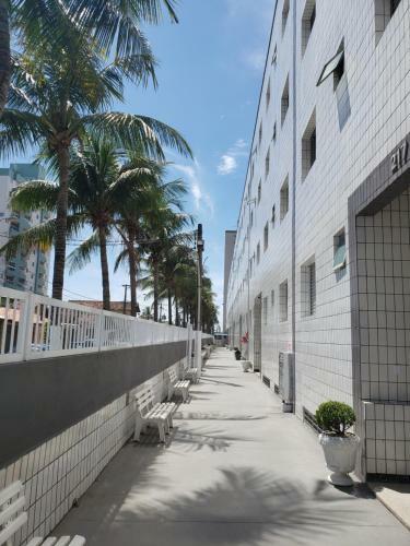 Apartamento Kit�o Com Quarto 50mts Do Mar