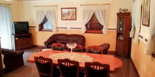 Z�ld Orom Vend�gh�z