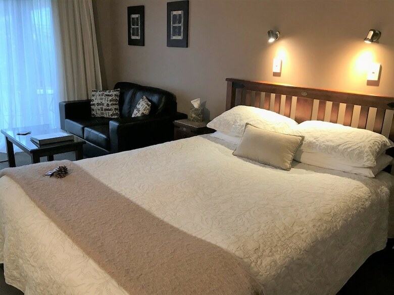 Settlers Motel