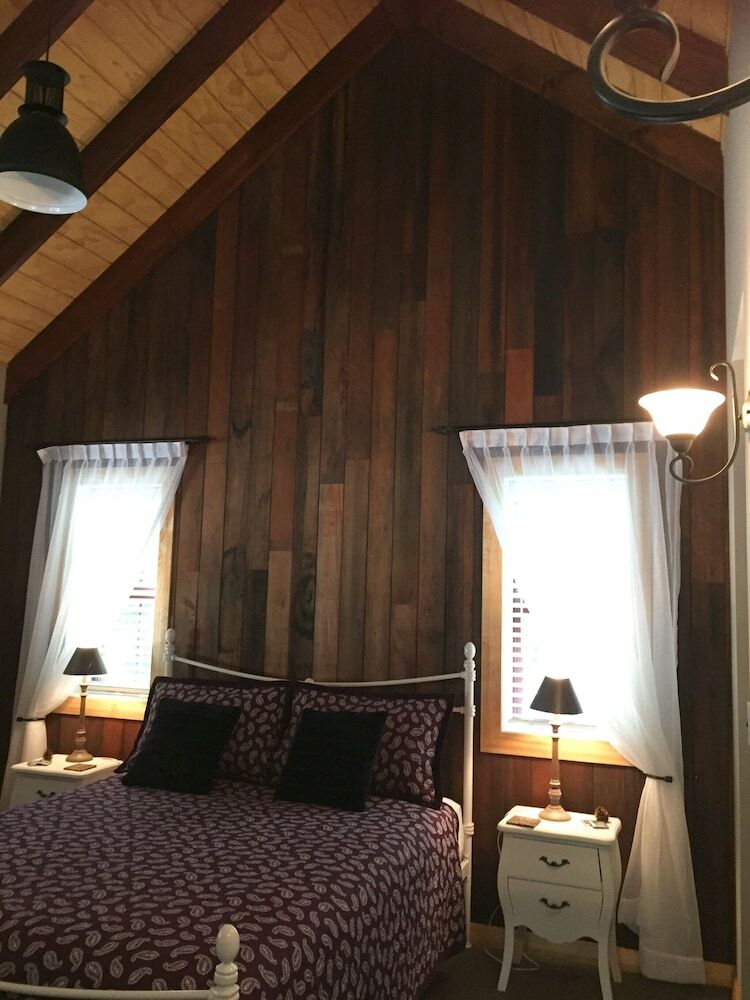 Settlers Motel