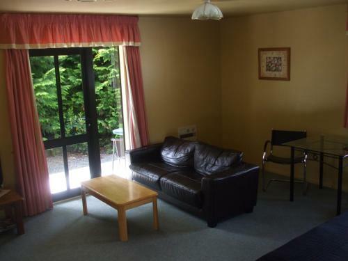 Glenalvon Lodge Motel