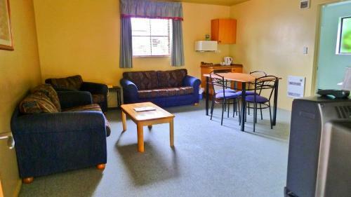 Glenalvon Lodge Motel