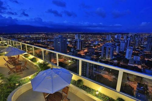 Apartamento 50 Metros Da Praia, Vista Para A Serra E O Mar