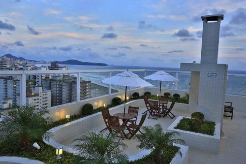 Apartamento 50 Metros Da Praia, Vista Para A Serra E O Mar