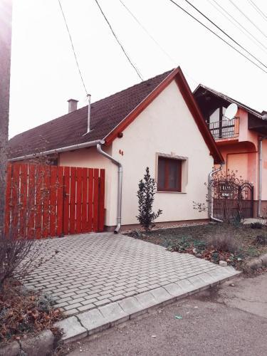 Napvir�g Vend�gh�z