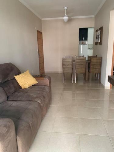 Apartamento Apto No Canto Do Forte. A P� Pra Praia E Balada.