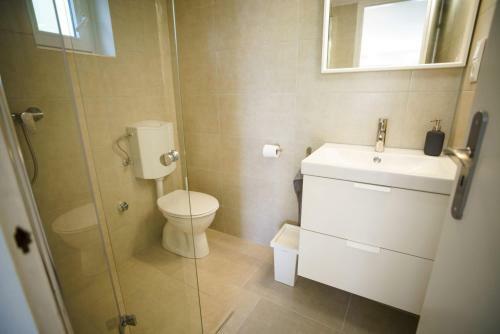 Eleven Apartman House